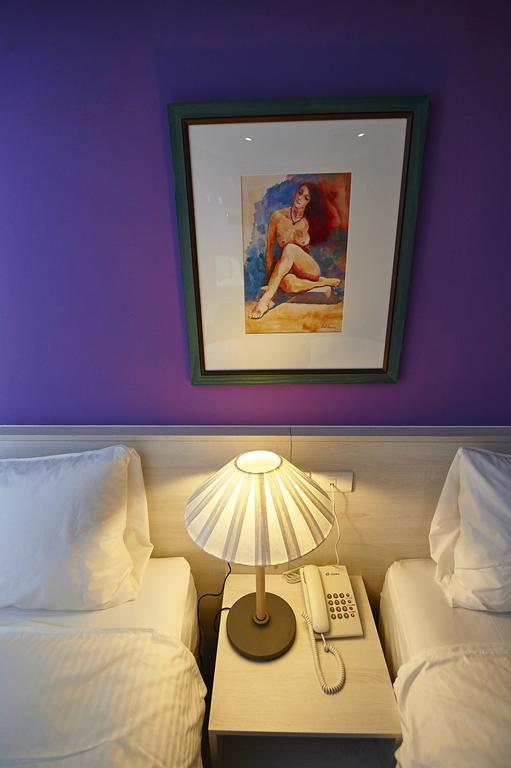Lily Hotel Гаосюн Экстерьер фото